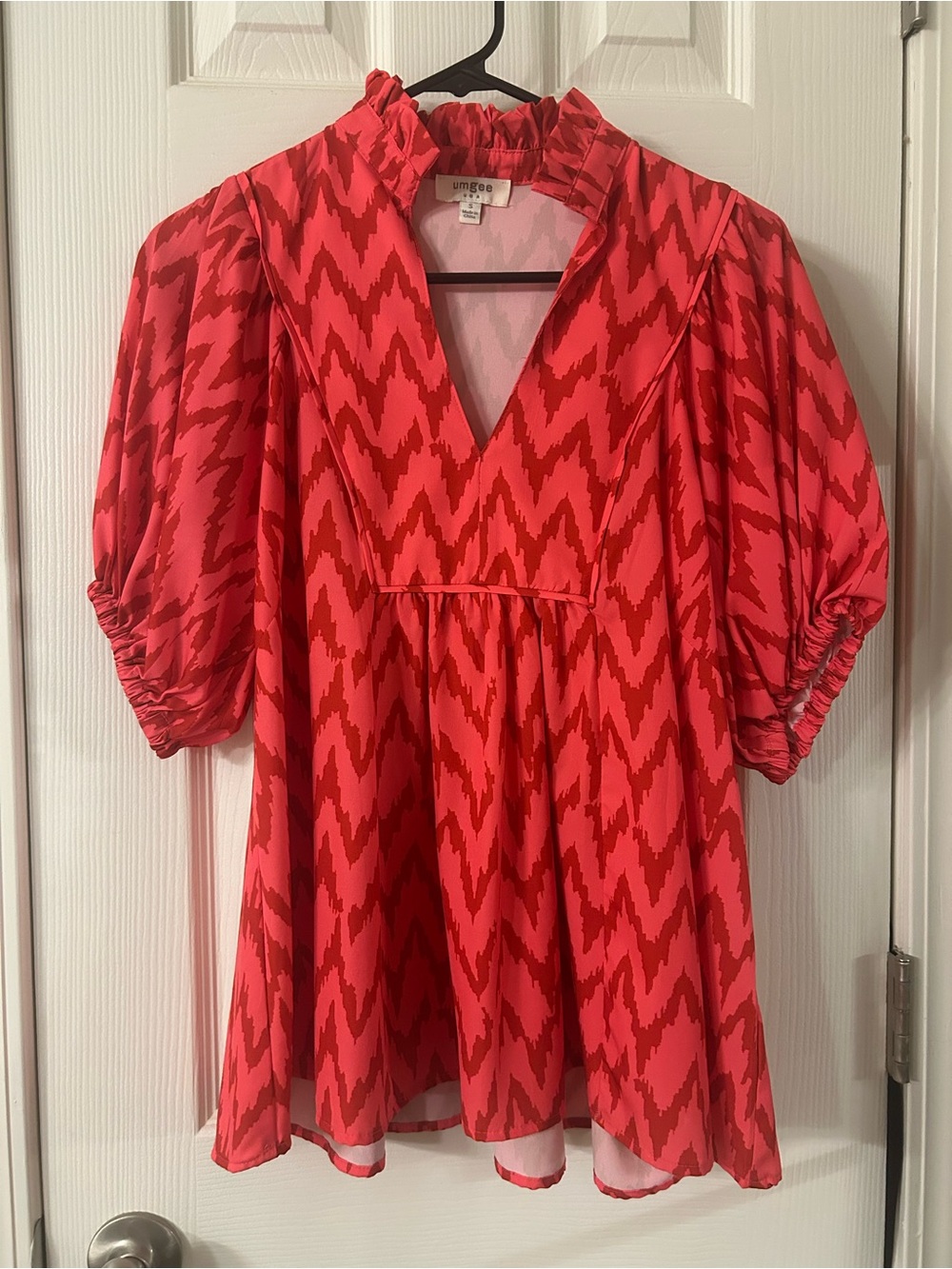 Umgee Coral-Red Zigzag V-Neck Puff Sleeve Tunic